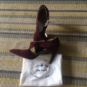 Pristine Prada burgundy shoes